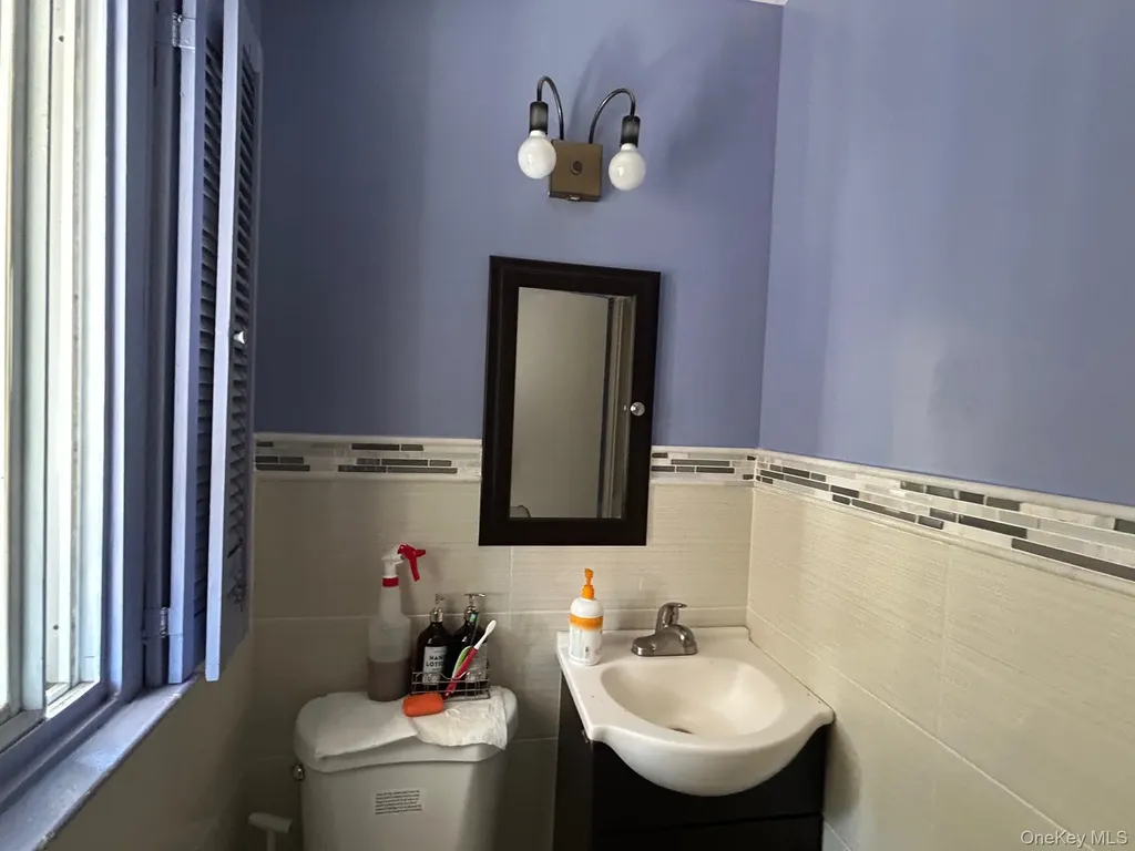 863 E 221st Street Bronx NY 10467