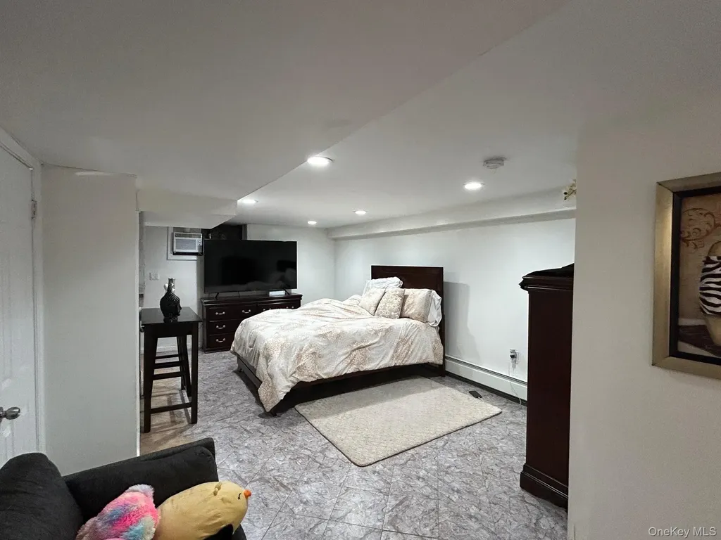 863 E 221st Street Bronx NY 10467