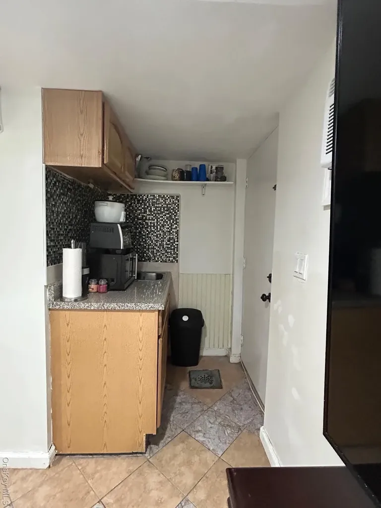 863 E 221st Street Bronx NY 10467
