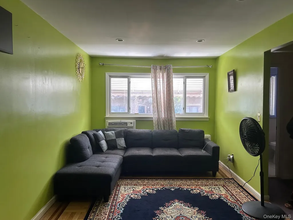 863 E 221st Street Bronx NY 10467