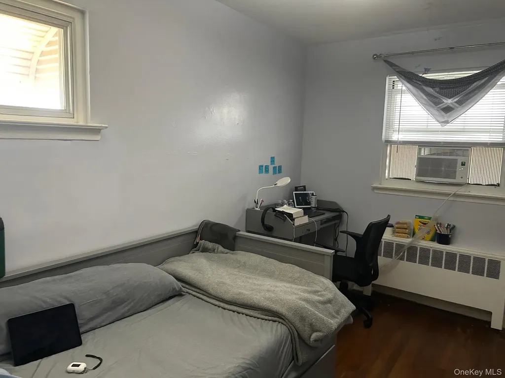 863 E 221st Street Bronx NY 10467