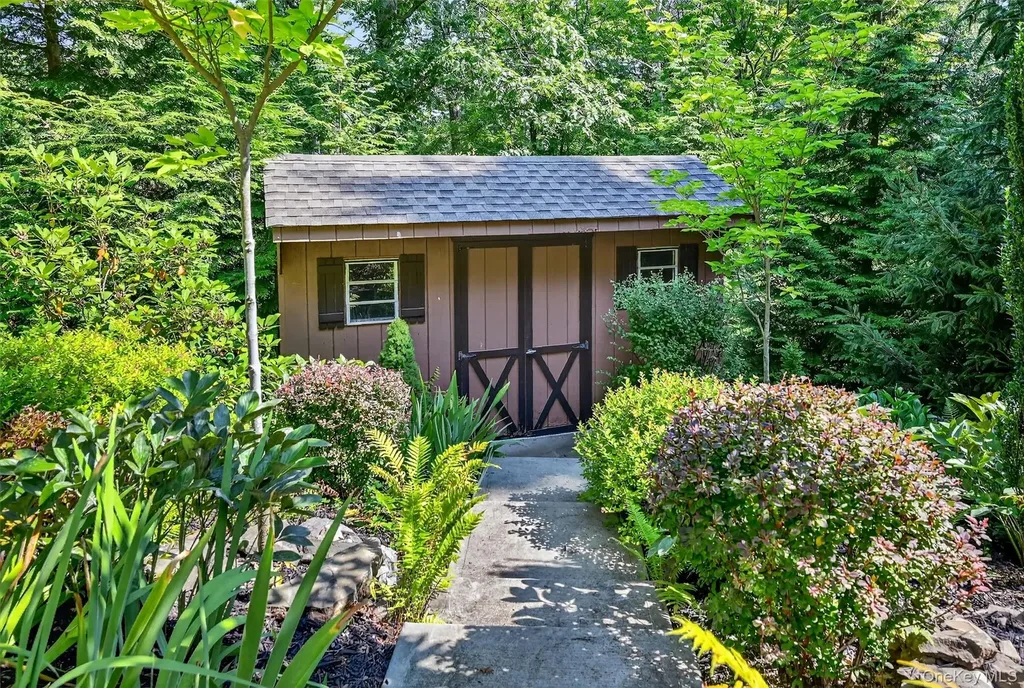 61 W Corbett Road Montgomery NY 12549