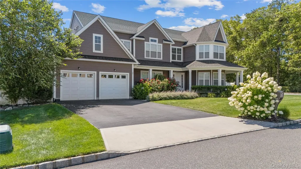27 Lilac Lane Ridge NY 11961