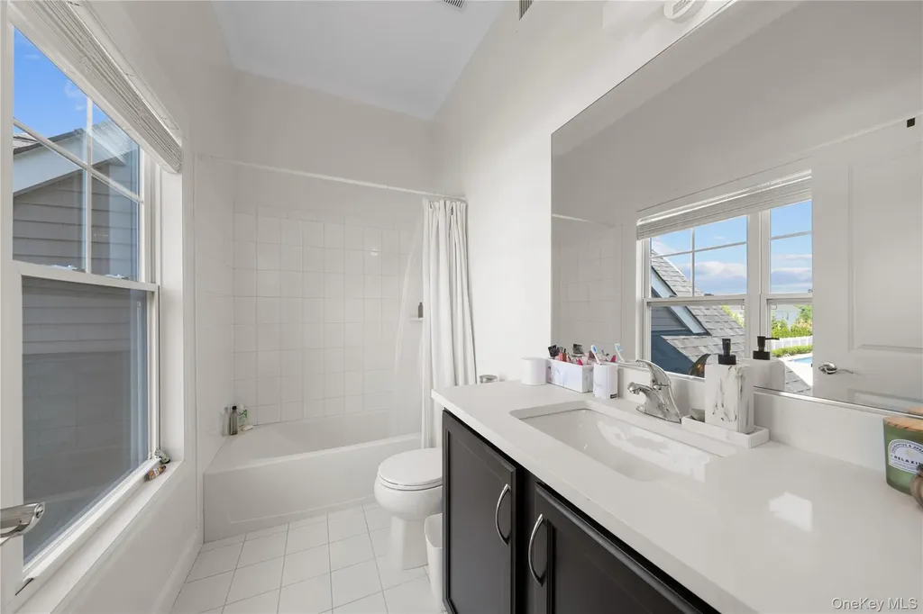 27 Lilac Lane Ridge NY 11961