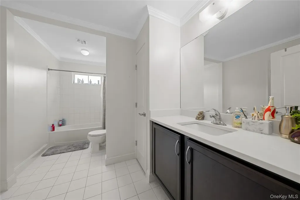 27 Lilac Lane Ridge NY 11961