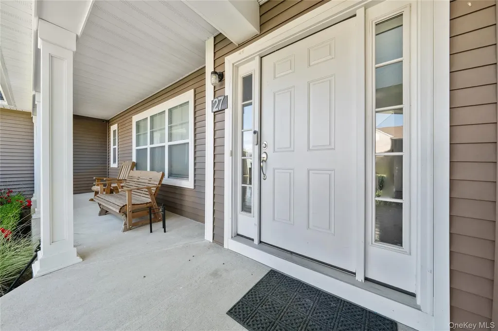 27 Lilac Lane Ridge NY 11961