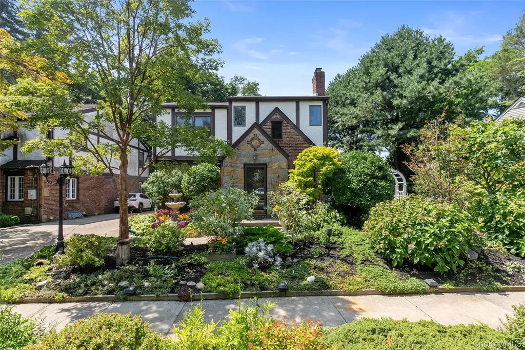 73 Jayson Avenue Great Neck NY 11021