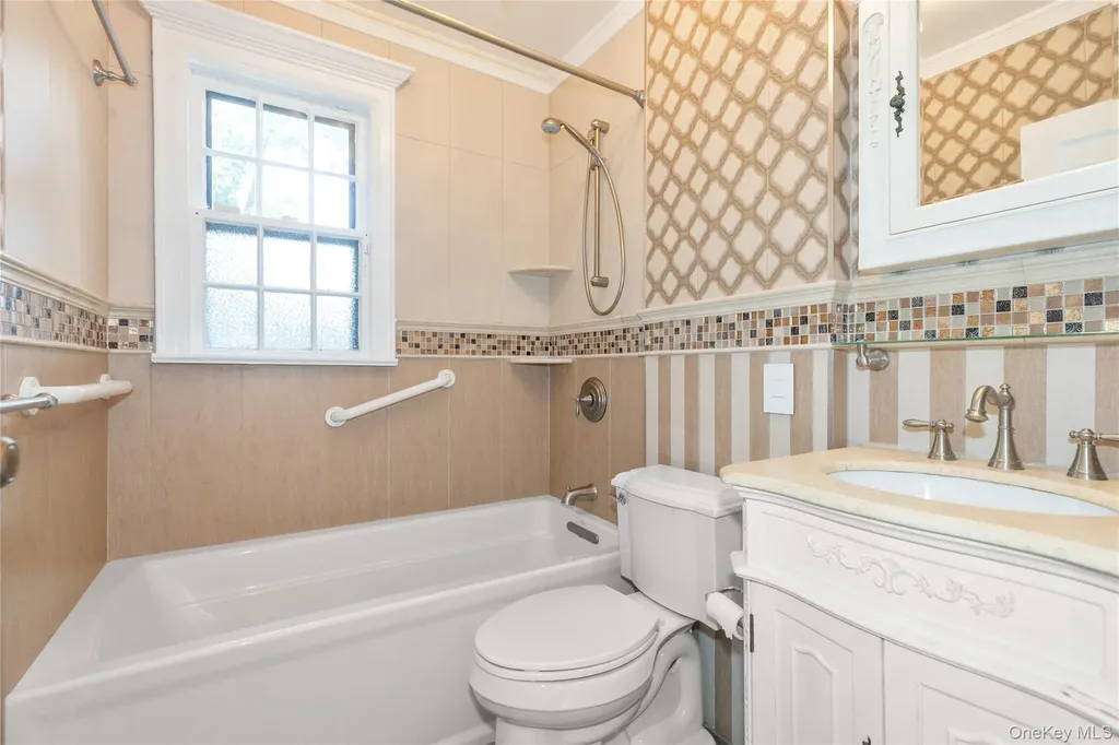 73 Jayson Avenue Great Neck NY 11021