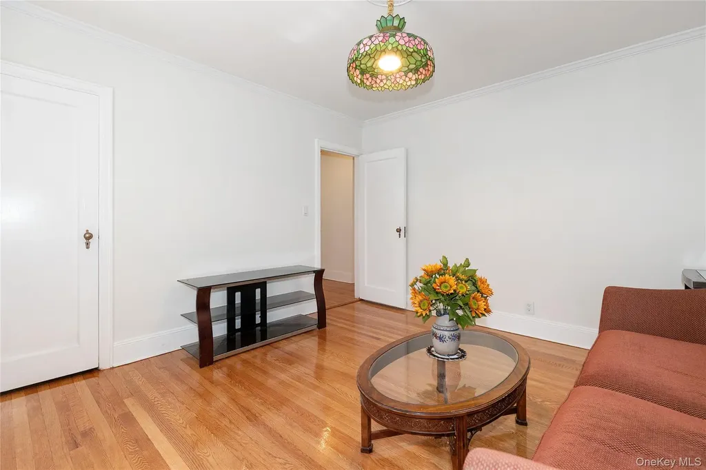 73 Jayson Avenue Great Neck NY 11021