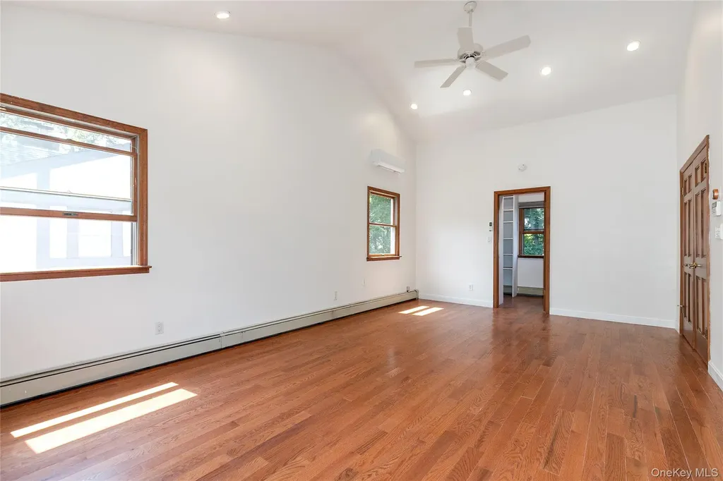 73 Jayson Avenue Great Neck NY 11021