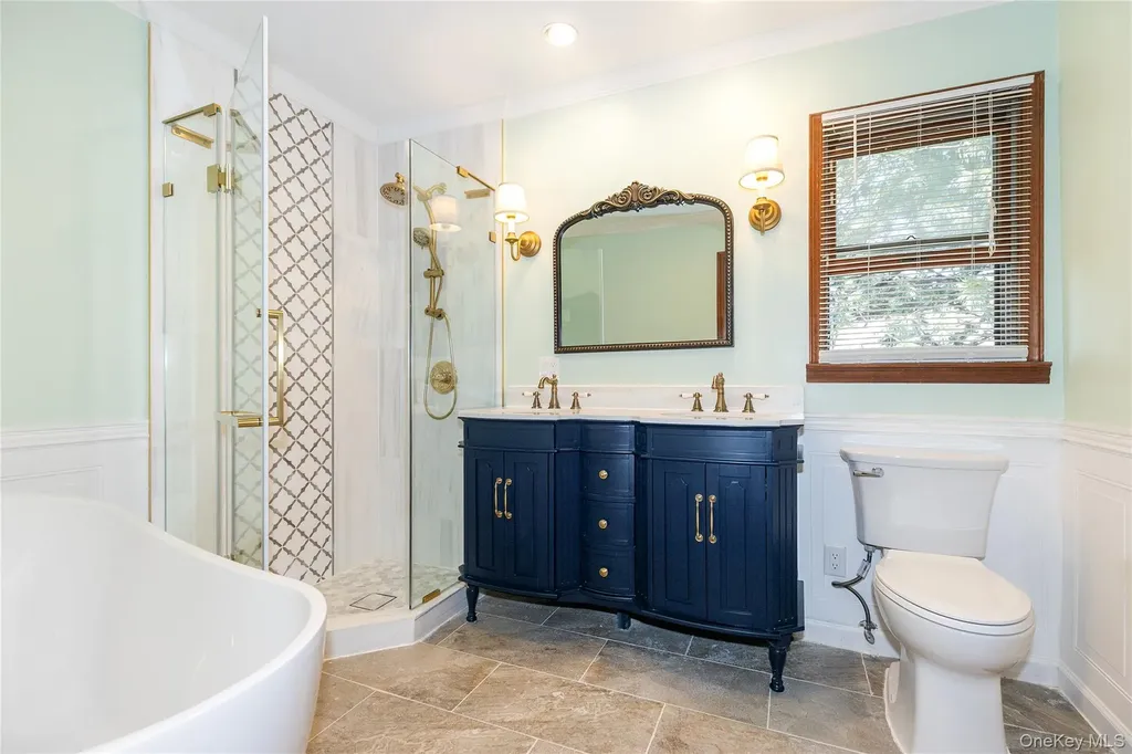 73 Jayson Avenue Great Neck NY 11021