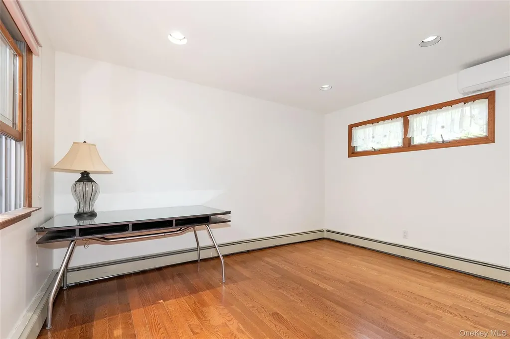 73 Jayson Avenue Great Neck NY 11021