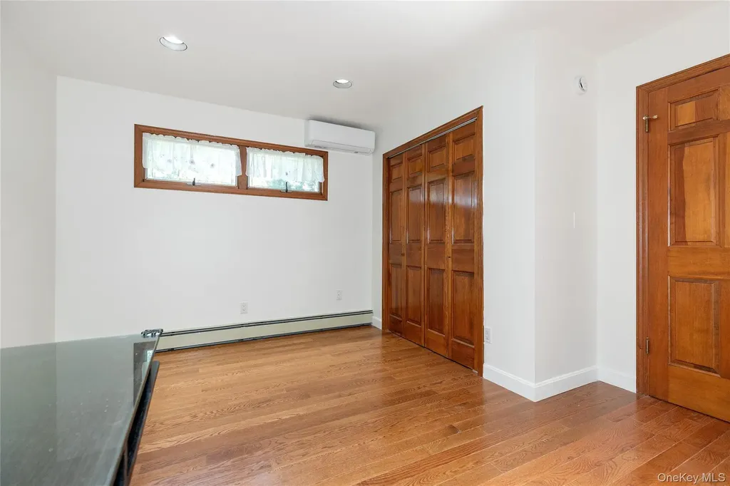 73 Jayson Avenue Great Neck NY 11021