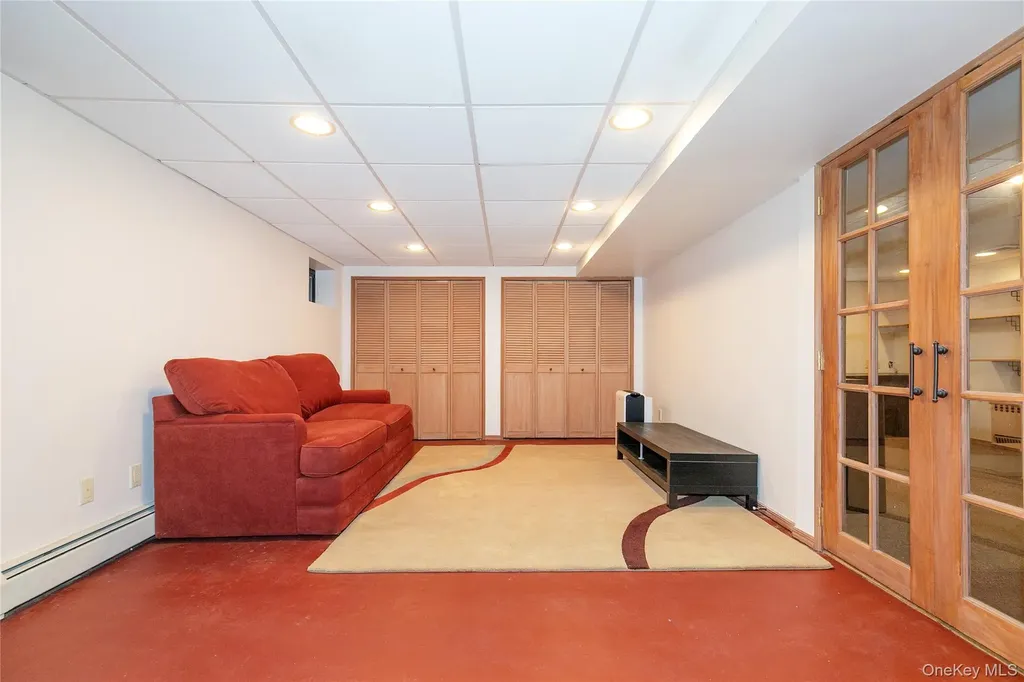 73 Jayson Avenue Great Neck NY 11021