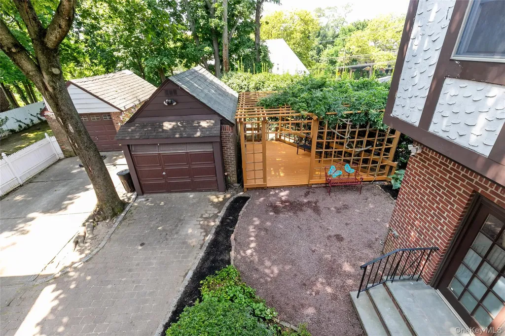 73 Jayson Avenue Great Neck NY 11021