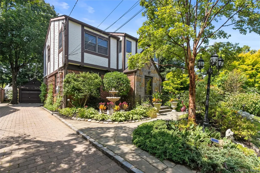 73 Jayson Avenue Great Neck NY 11021