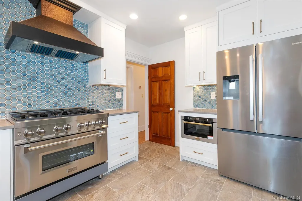 73 Jayson Avenue Great Neck NY 11021