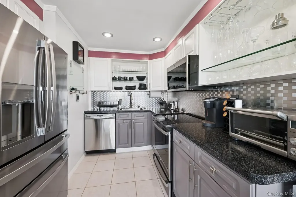 162-40 9th Avenue Beechhurst NY 11357