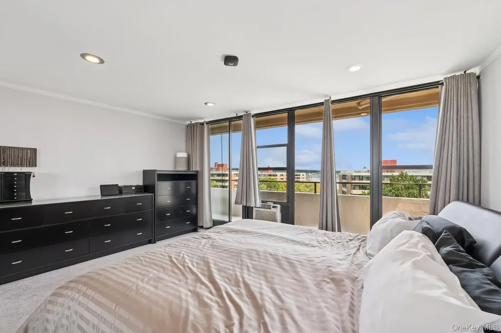 162-40 9th Avenue Beechhurst NY 11357