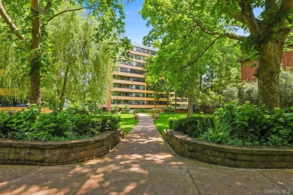 162-40 9th Avenue Beechhurst NY 11357