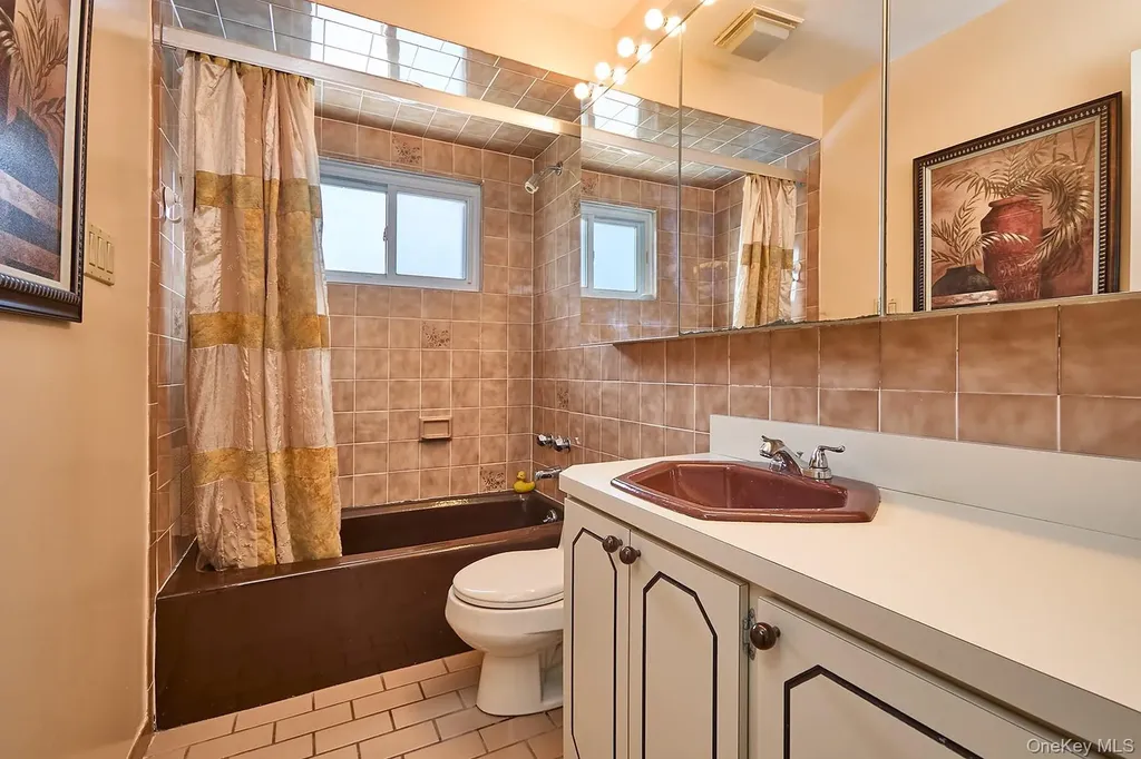 1067 Ashley Drive Valley Stream NY 11580