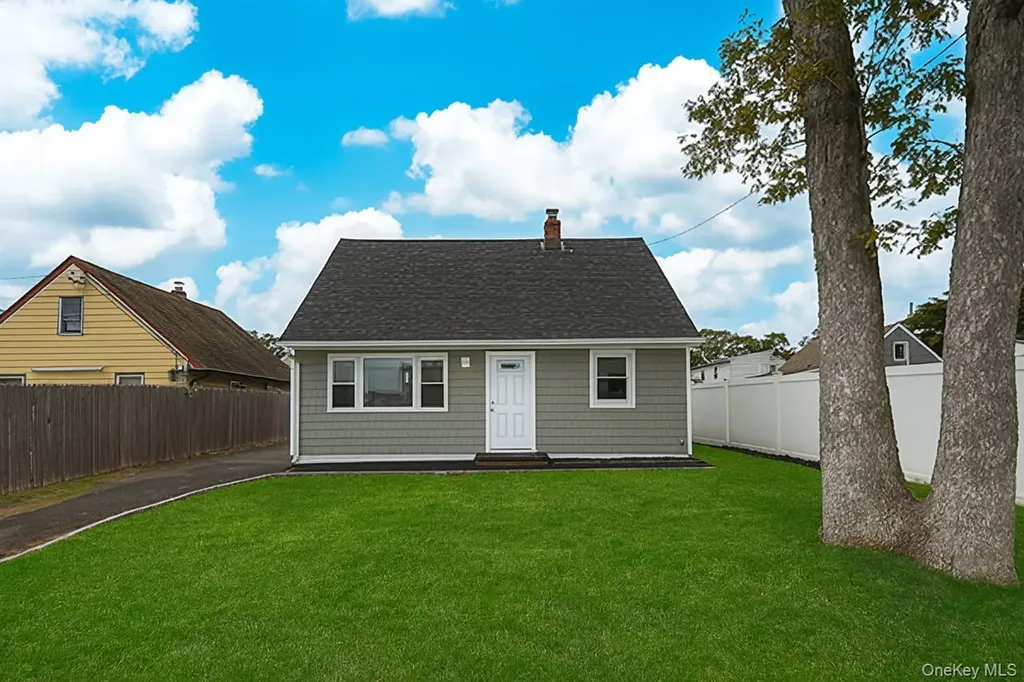 50 Carlls Path North Babylon NY 11703