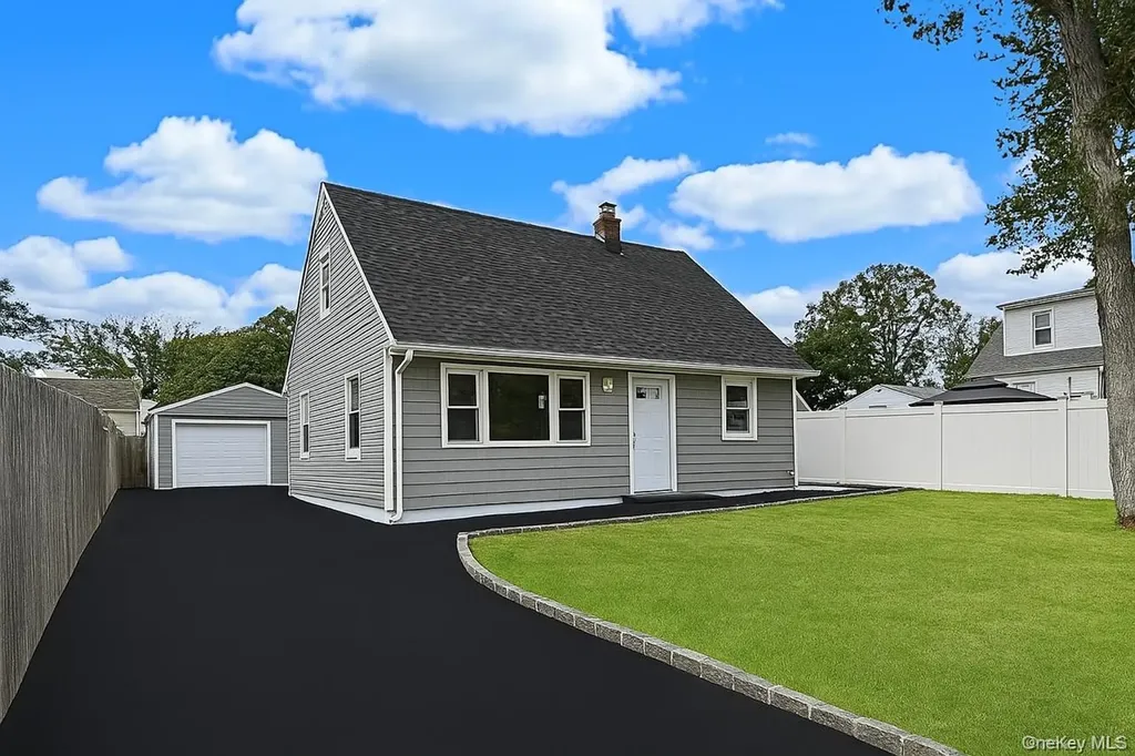 50 Carlls Path North Babylon NY 11703