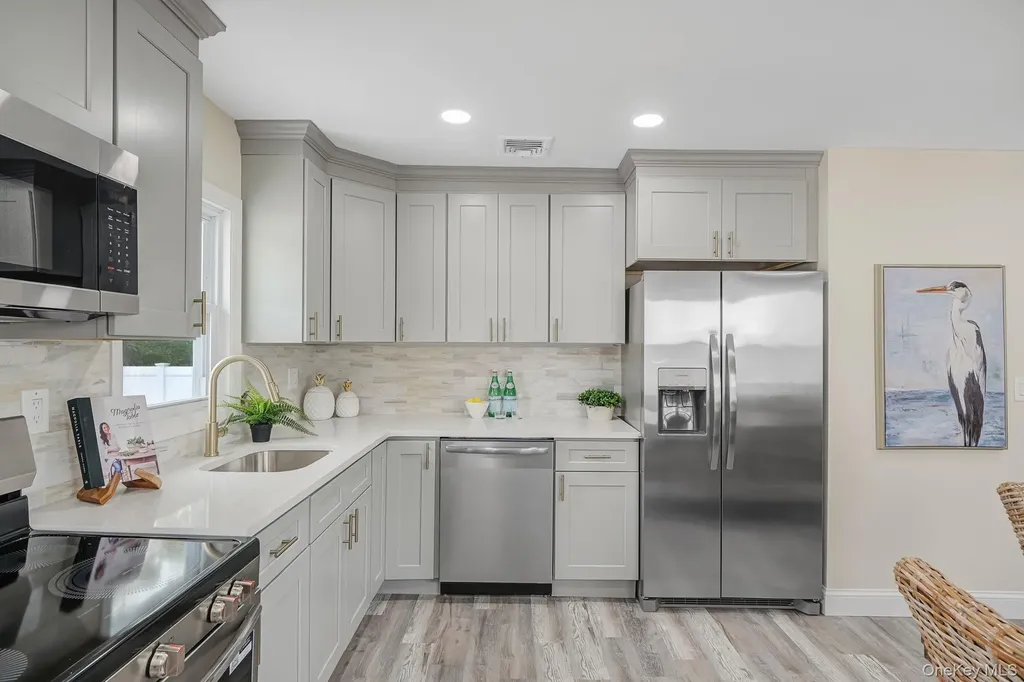 47 E Jackson Avenue Babylon NY 11702