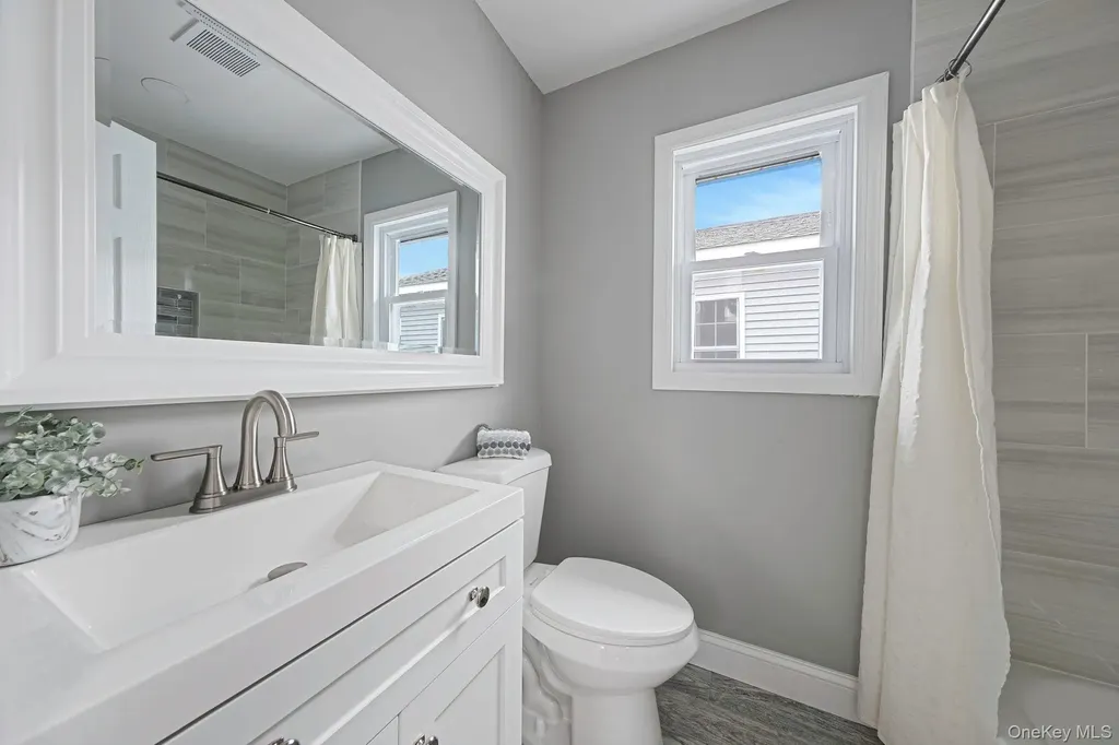 47 E Jackson Avenue Babylon NY 11702