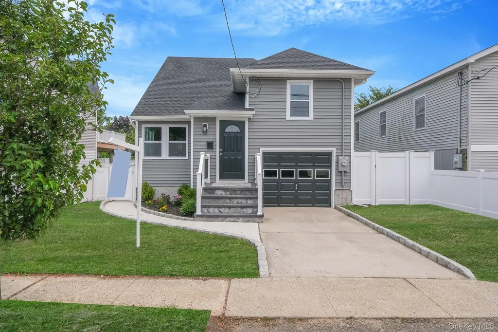47 E Jackson Avenue Babylon NY 11702