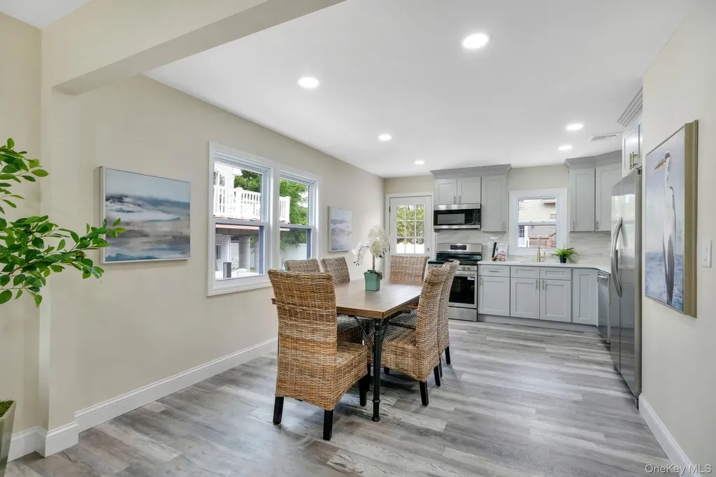 47 E Jackson Avenue Babylon NY 11702