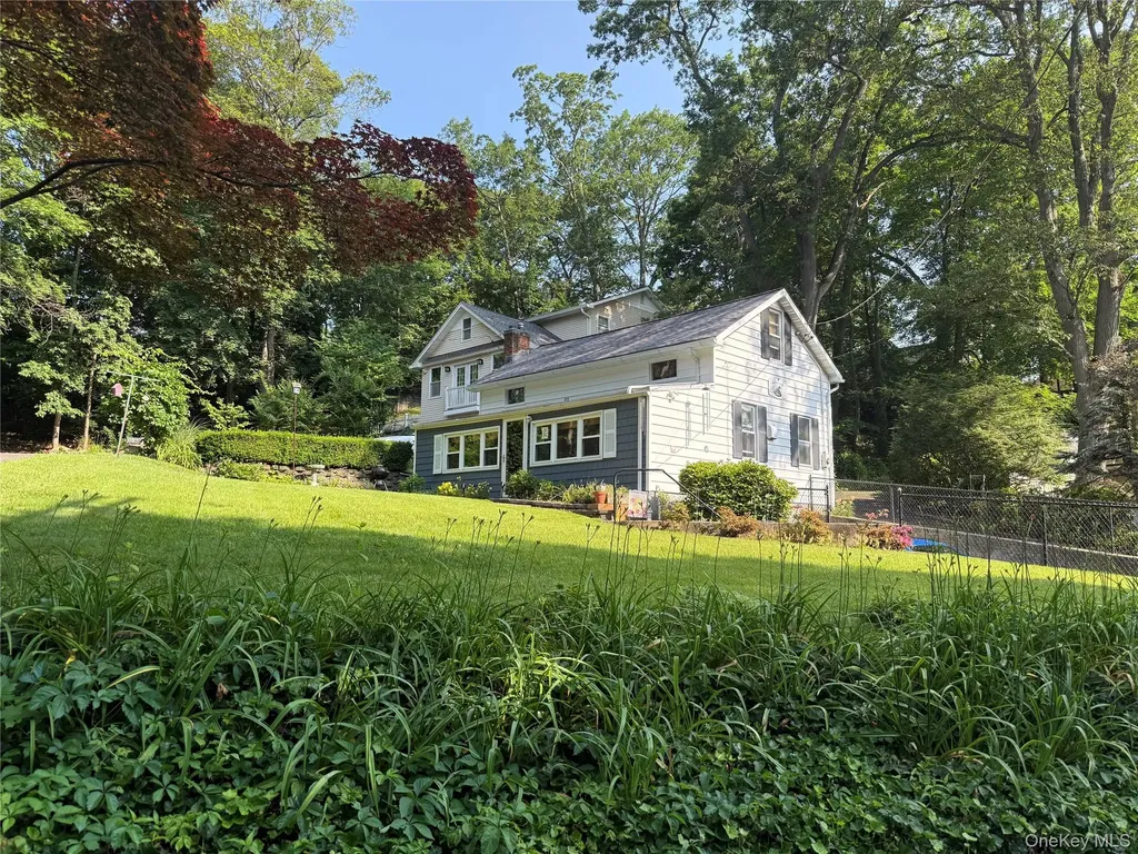 1 Hillside Lane Huntington NY 11743