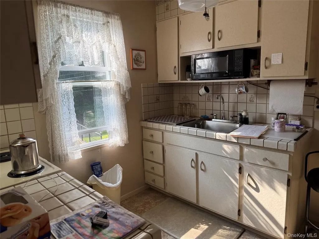 1 Hillside Lane Huntington NY 11743