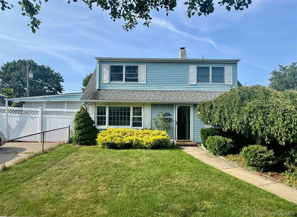 7 Sandy Lane Levittown NY 11756