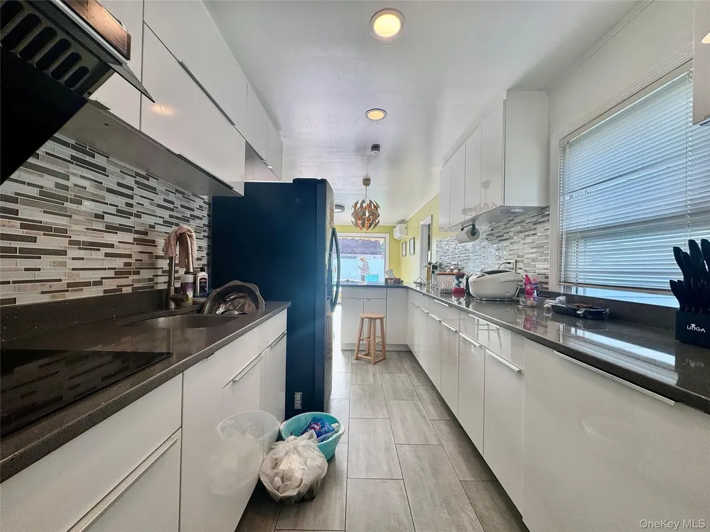 7 Sandy Lane Levittown NY 11756