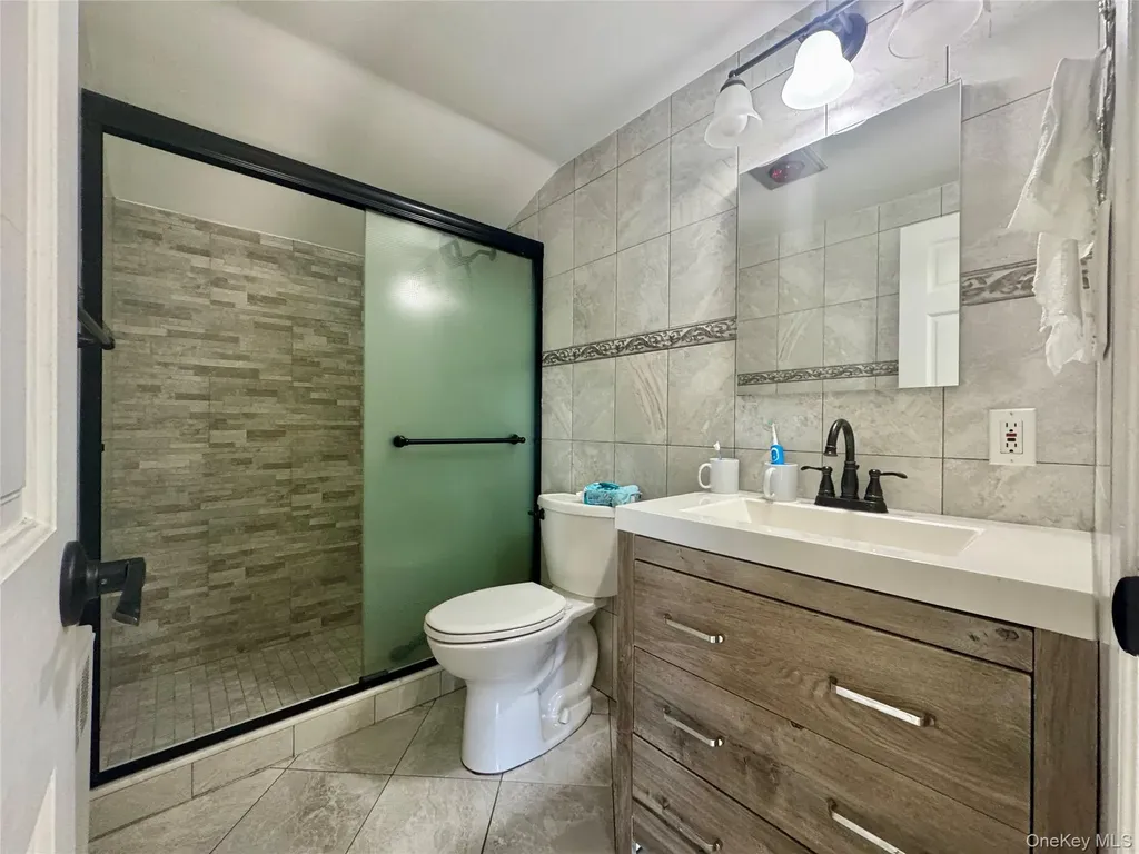 7 Sandy Lane Levittown NY 11756
