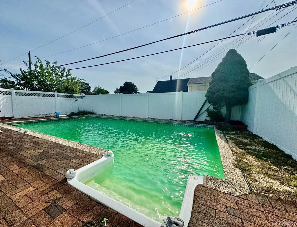 7 Sandy Lane Levittown NY 11756