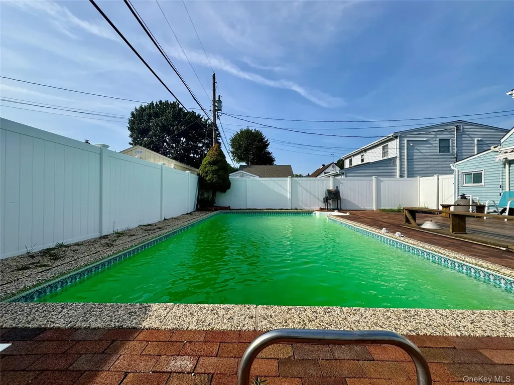 7 Sandy Lane Levittown NY 11756