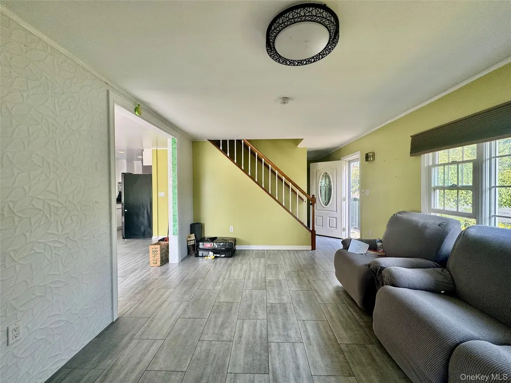 7 Sandy Lane Levittown NY 11756