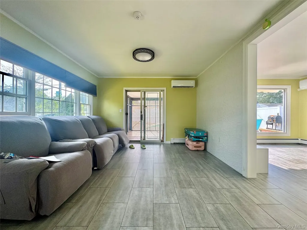 7 Sandy Lane Levittown NY 11756