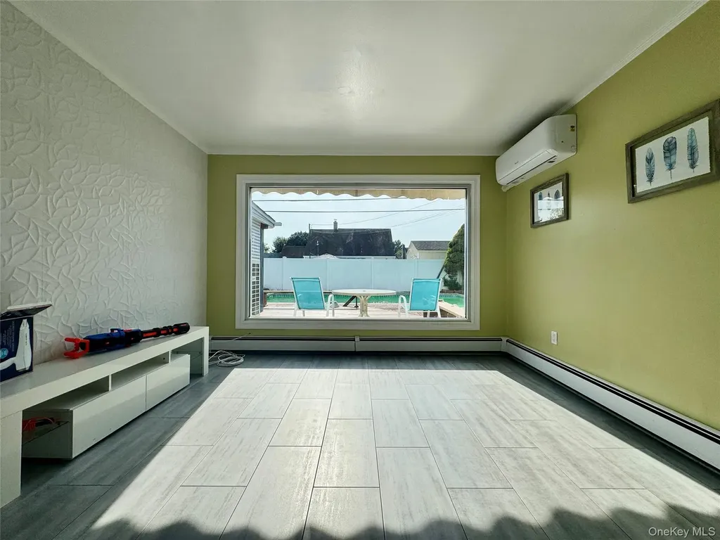 7 Sandy Lane Levittown NY 11756