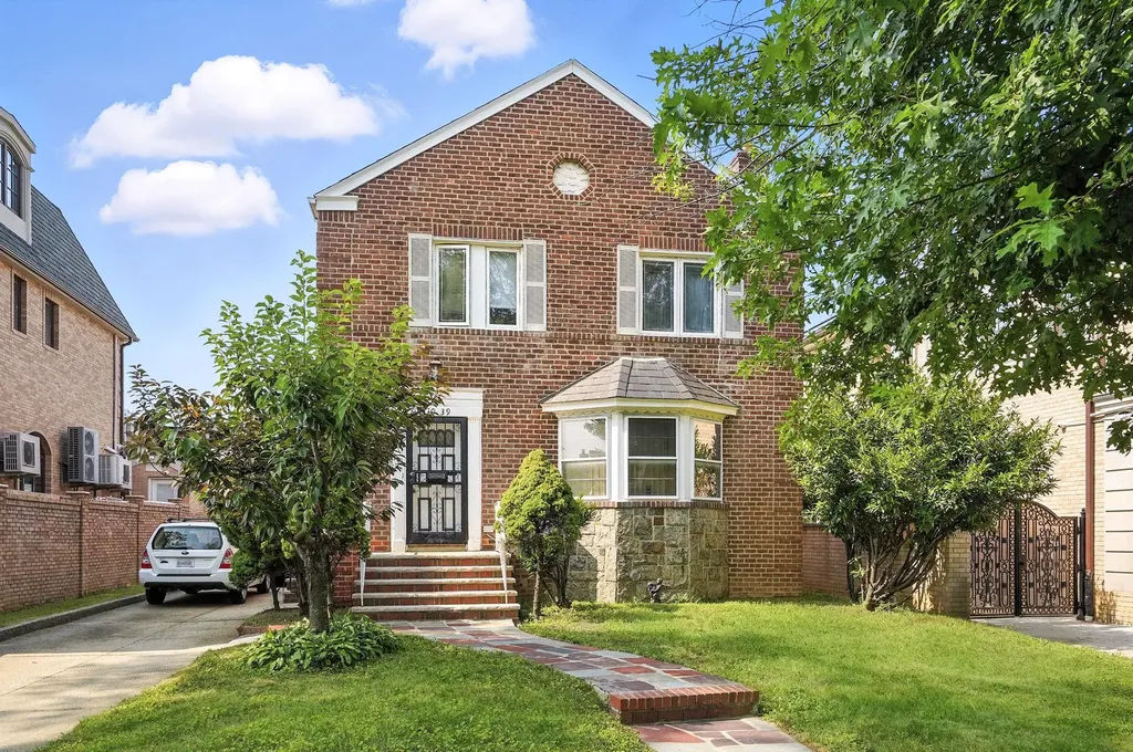 110-39 67 Drive Forest Hills NY 11375