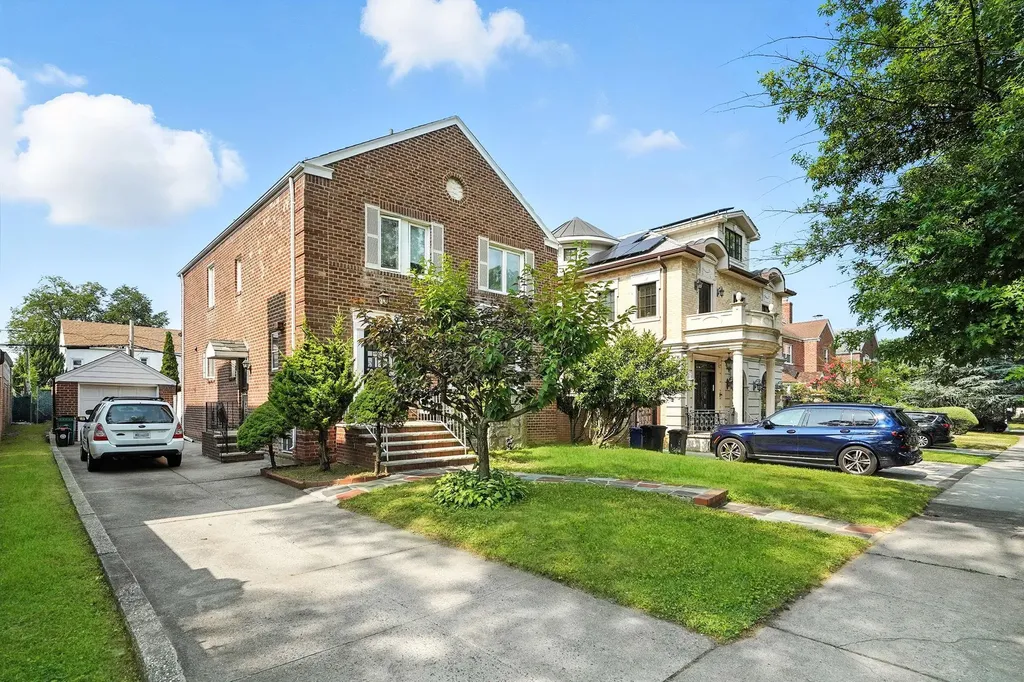 110-39 67 Drive Forest Hills NY 11375