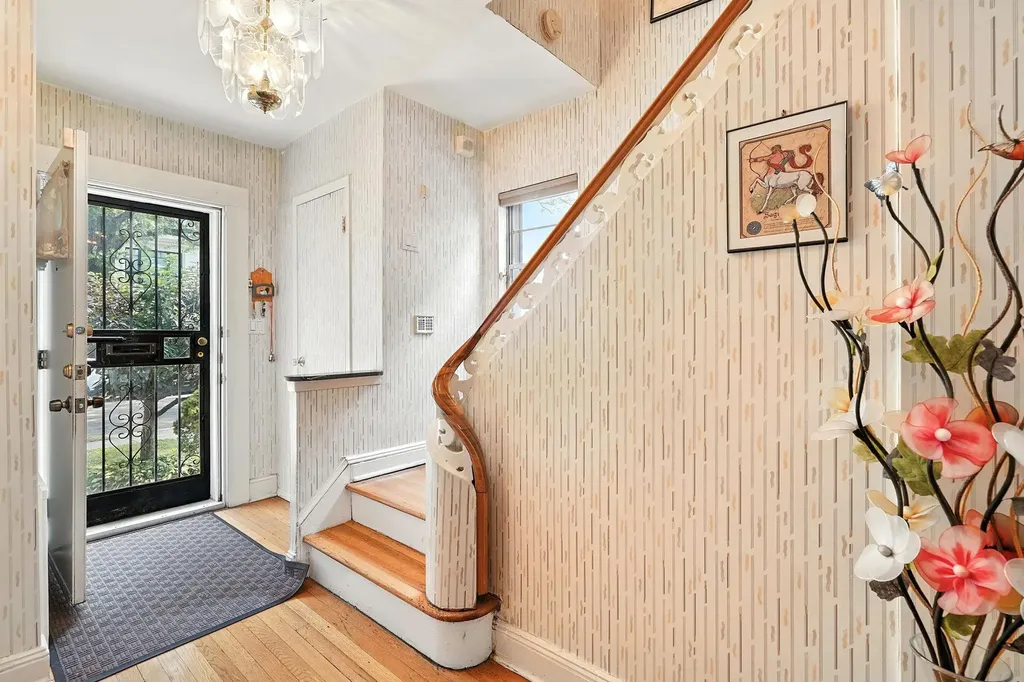 110-39 67 Drive Forest Hills NY 11375