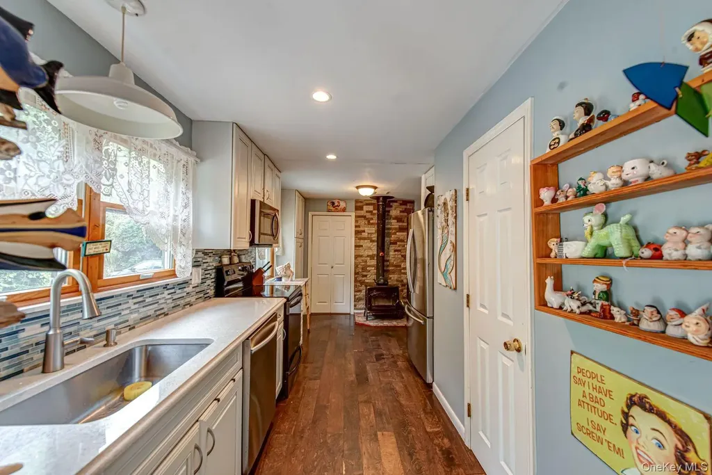 75 Upper Dock Road Kings Park NY 11754