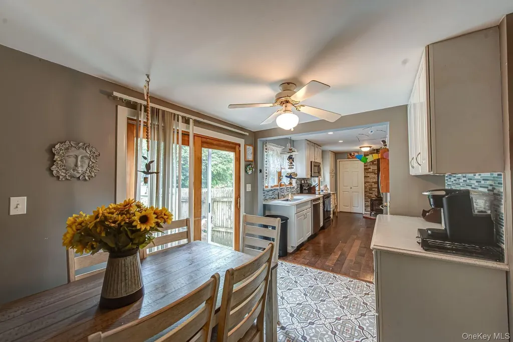 75 Upper Dock Road Kings Park NY 11754