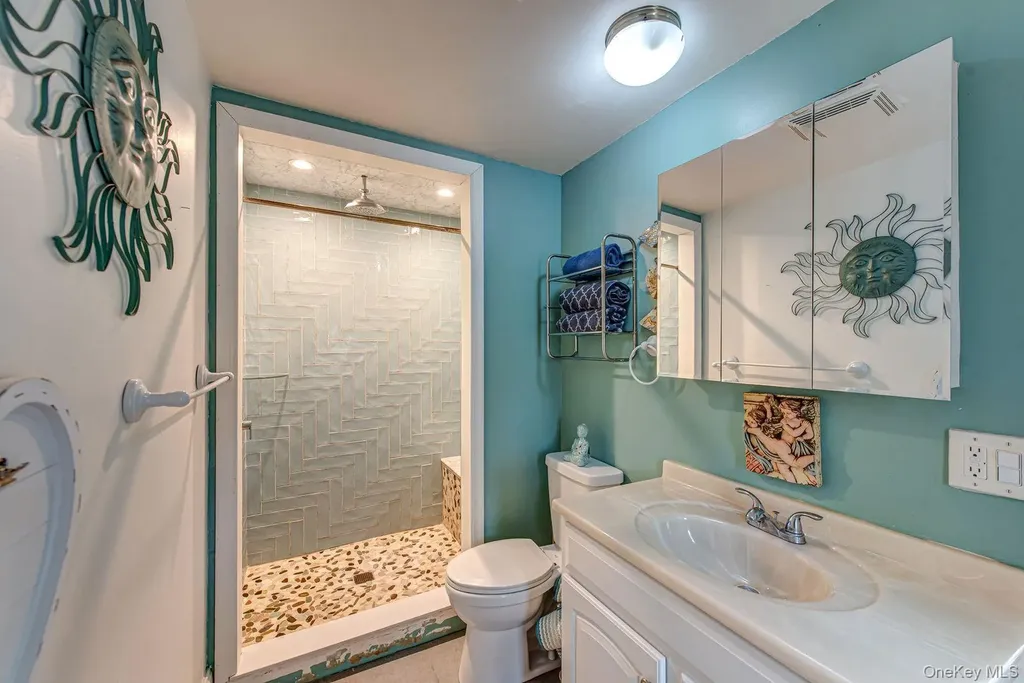 75 Upper Dock Road Kings Park NY 11754