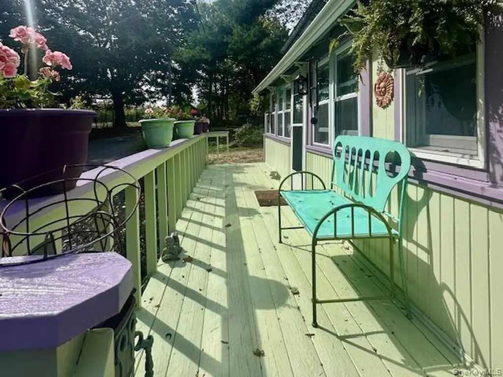 75 Upper Dock Road Kings Park NY 11754