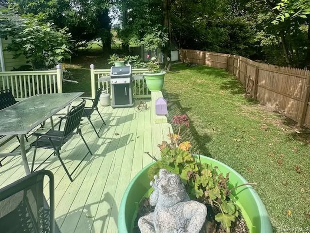75 Upper Dock Road Kings Park NY 11754