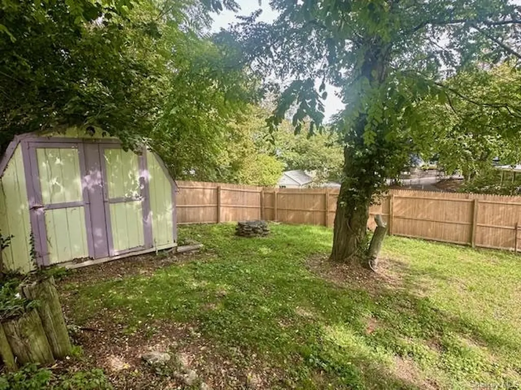 75 Upper Dock Road Kings Park NY 11754